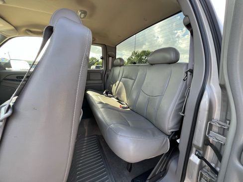 Used 2004 GMC Sierra 2500 SLT w/ Skid Plate Package image 58