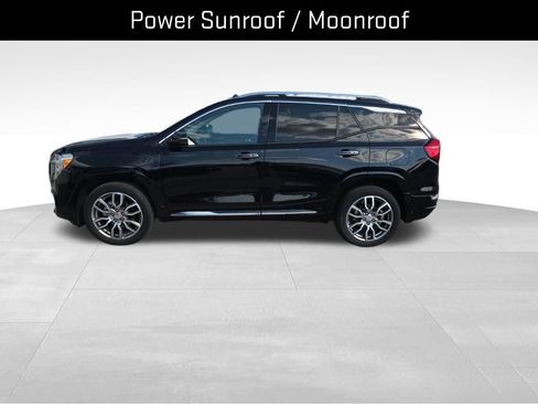 Used 2023 GMC Terrain Denali w/ Denali Premium Package AWD/4WD image 9