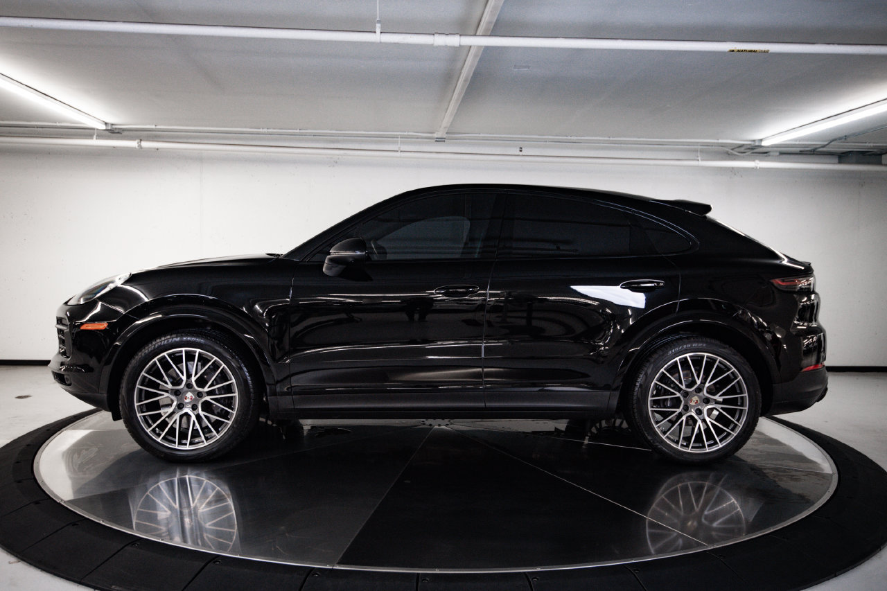 Certified 2023 Porsche Cayenne Coupe AWD/4WD image 2