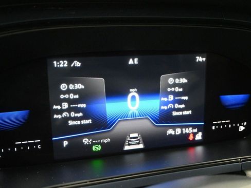 Used 2023 Volkswagen Taos SE w/ Panoramic Sunroof Package AWD/4WD image 3