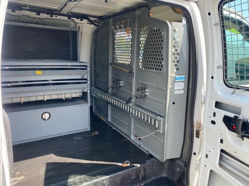 Used 2015 Chevrolet Express 2500 image 13