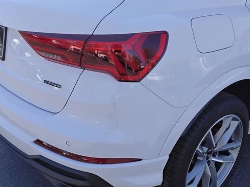 Certified 2025 Audi Q3 2.0T Premium w/ Convenience Package image 9