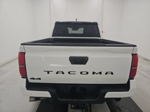 Certified 2026 Toyota Tacoma SR5 AWD/4WD image 5