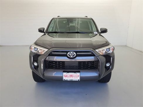 Used 2022 Toyota 4Runner SR5 Premium image 4