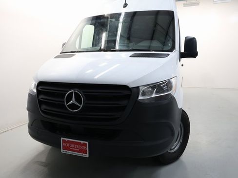 Used 2025 Mercedes-Benz Sprinter 2500 image 33