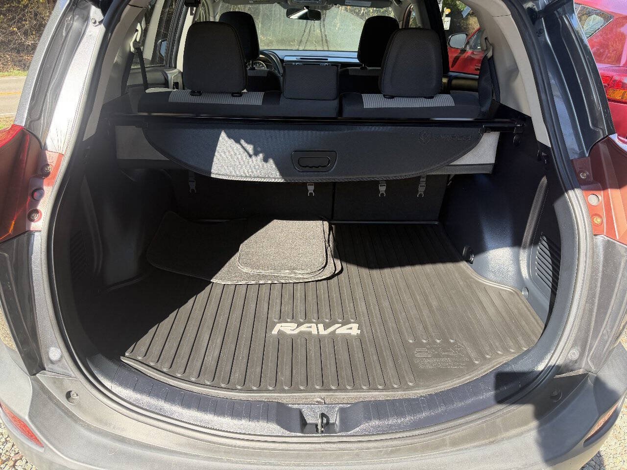 Used 2015 Toyota RAV4 LE AWD/4WD image 15