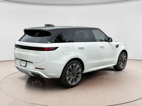 New 2026 Land Rover Range Rover Sport Dynamic SE AWD/4WD image 5