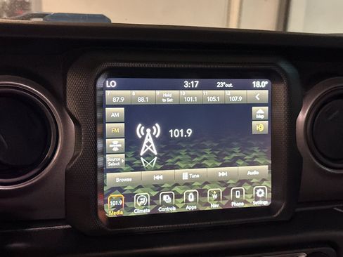 Used 2023 Jeep Wrangler Unlimited Sport AWD/4WD image 16