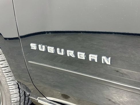 Used 2019 Chevrolet Suburban Premier w/ Premier Plus Edition AWD/4WD image 28