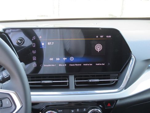 New 2026 Chevrolet Trax LT w/ LT Convenience Package image 17