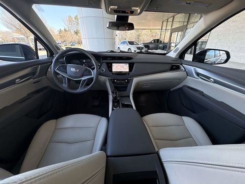 Certified 2024 Cadillac XT5 Premium Luxury w/ LPO, Floor Liner Package image 21