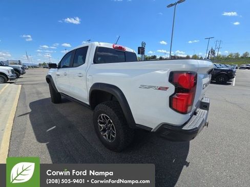 Used 2025 Chevrolet Colorado ZR2 w/ Technology Package image 9