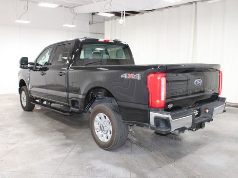 Used 2024 Ford F250 XLT image 7