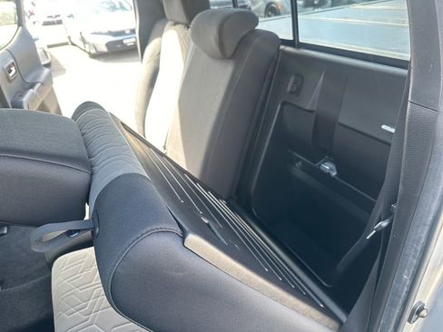 Used 2022 Toyota Tacoma TRD Off-Road w/ Technology Package image 26