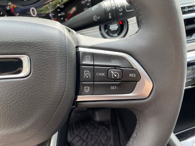 Used 2023 Jeep Compass Limited AWD/4WD image 30