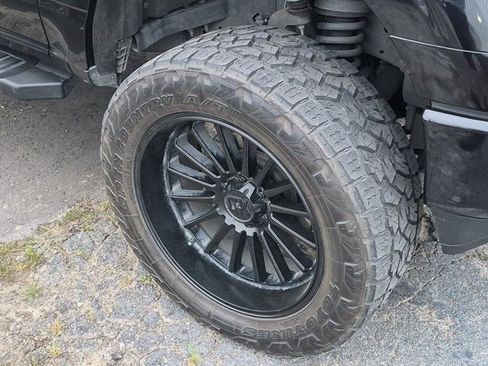 Used 2023 Ford F150 Lariat w/ Equipment Group 502A High image 3