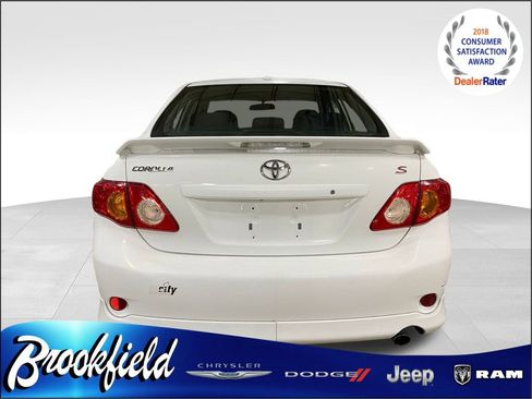 Used 2010 Toyota Corolla image 3