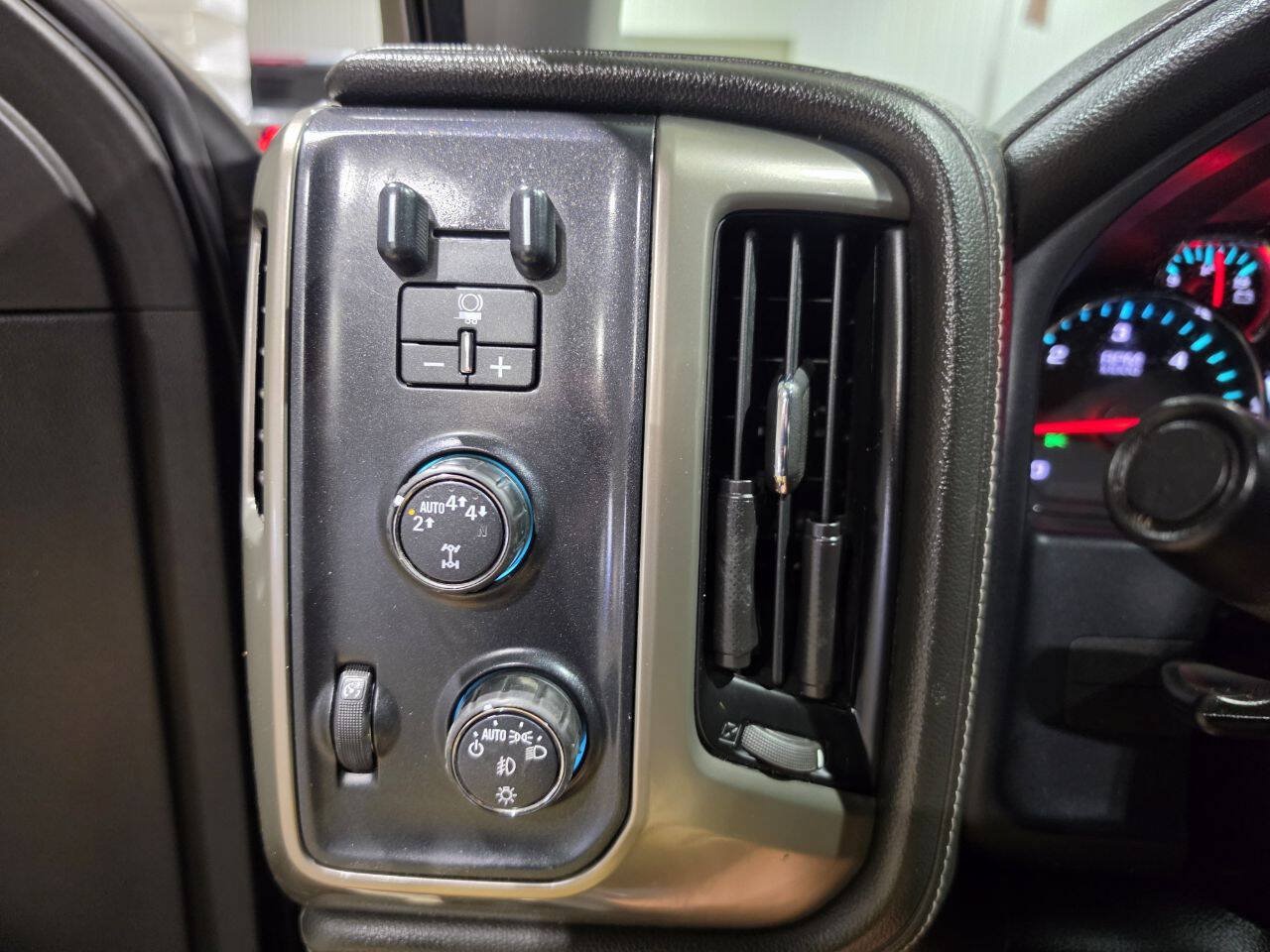 Used 2017 Chevrolet Silverado 1500 High Country AWD/4WD image 42
