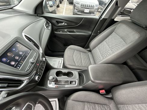 Used 2020 Chevrolet Equinox LT image 12