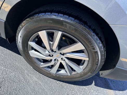 Used 2023 Chevrolet Equinox LT image 9