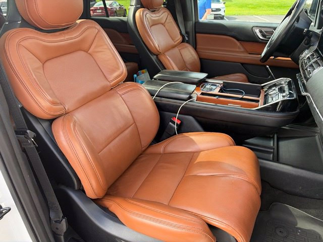 Used 2019 Lincoln Navigator L Reserve AWD/4WD image 9