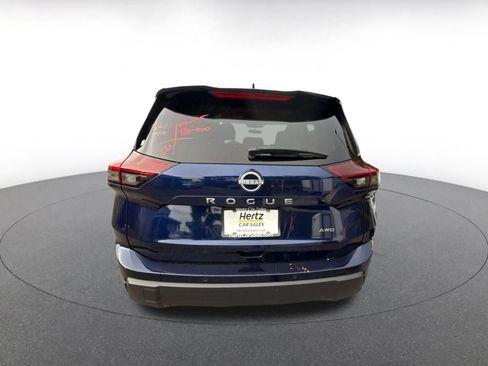 Used 2025 Nissan Rogue SV AWD/4WD image 6