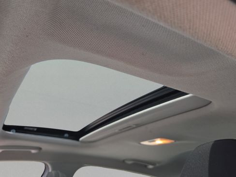 Used 2021 Hyundai Elantra SEL w/ Convenience + Premium Package image 12