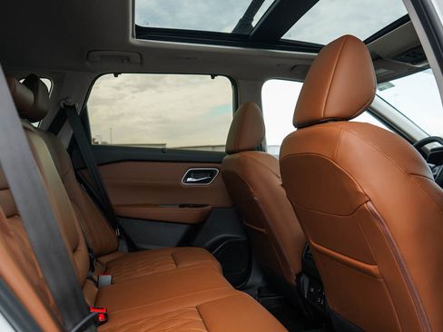 New 2026 Nissan Rogue Platinum image 12