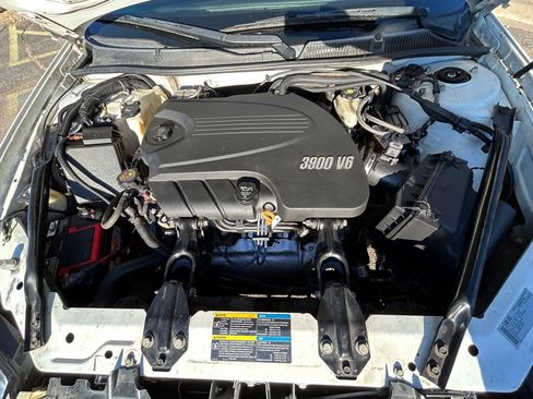 Used 2010 Chevrolet Impala LTZ image 11