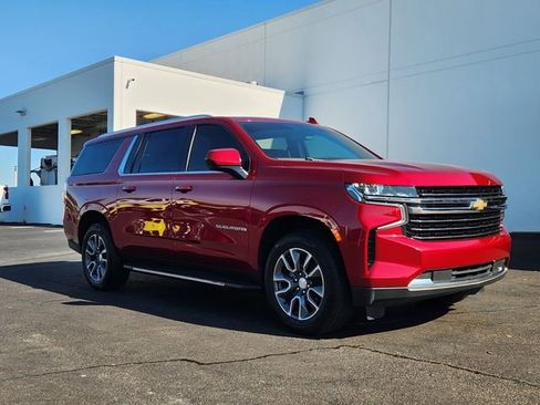 Certified 2021 Chevrolet Suburban LT w/ Rear Media and Nav Package image 7