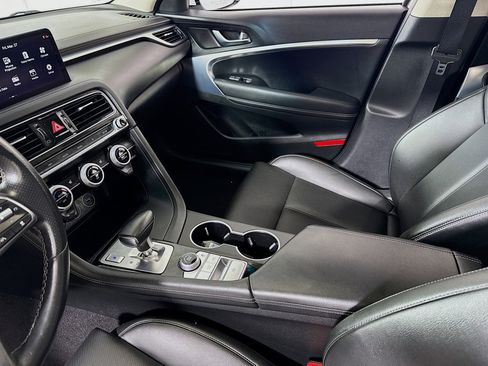 Used 2022 Genesis G70 2.0T image 24