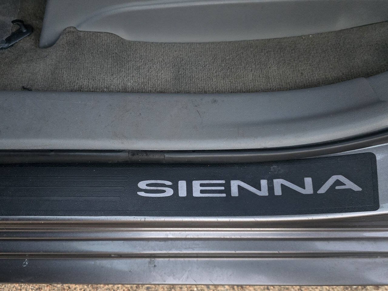 Used 2012 Toyota Sienna LE FWD image 54