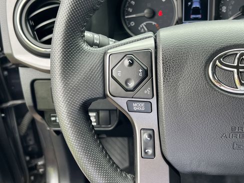 Used 2021 Toyota Tacoma TRD Off-Road AWD/4WD image 13