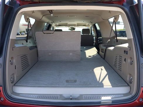 Used 2020 Chevrolet Suburban Premier AWD/4WD image 8