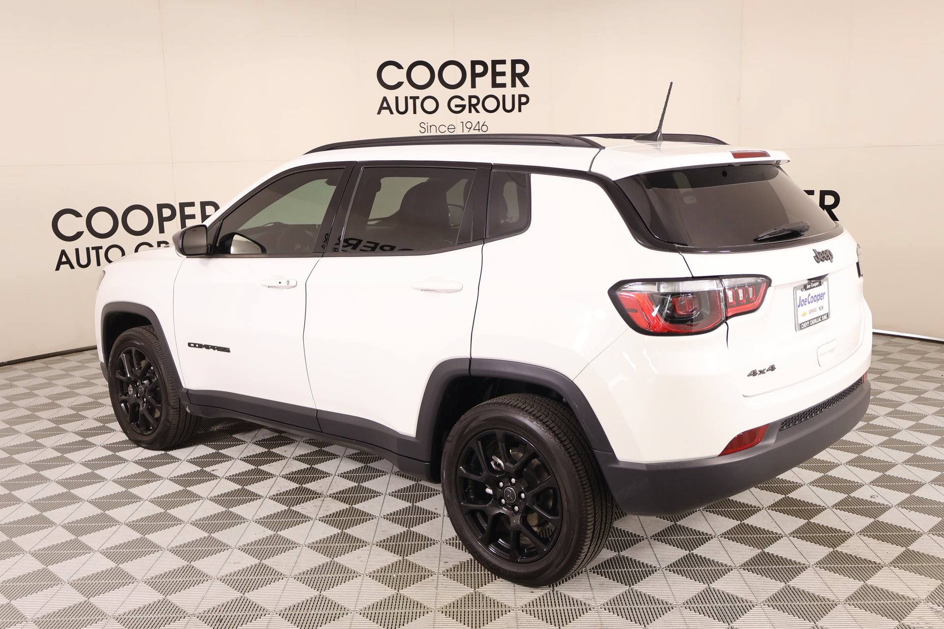 Used 2025 Jeep Compass Latitude w/ Convenience Group AWD/4WD image 22