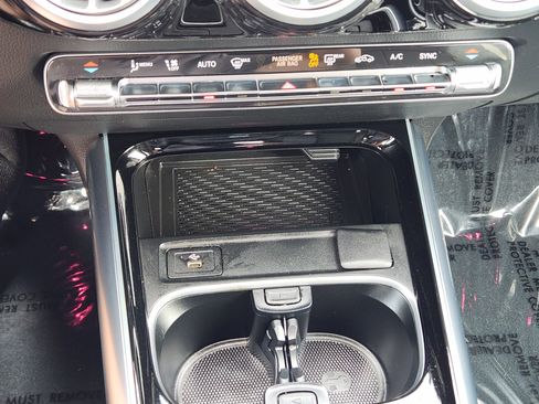 Used 2025 Mercedes-Benz GLA 250 4MATIC image 20