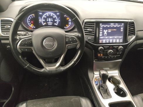 Used 2020 Jeep Grand Cherokee Altitude image 22