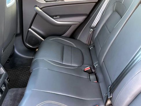 New 2025 Jaguar F-PACE R-Dynamic S image 12