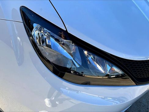 New 2026 Chrysler Voyager LX image 14