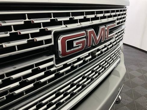 Used 2021 GMC Sierra 2500 Denali w/ Denali Ultimate Package image 11