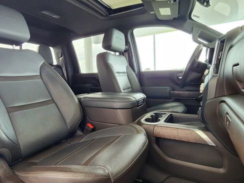 Used 2023 GMC Sierra 3500 Denali w/ Denali Ultimate Package AWD/4WD image 24