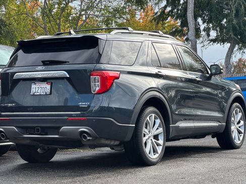 Certified 2022 Ford Explorer Platinum w/ Technology Package image 4