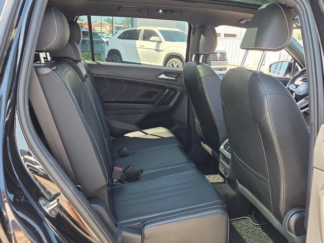Used 2022 Volkswagen Tiguan SE R-Line FWD image 15