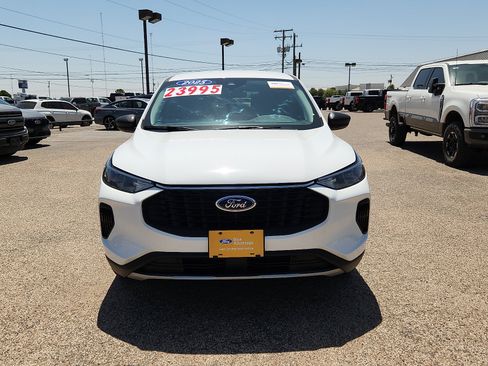 Certified 2025 Ford Escape Active FWD image 2