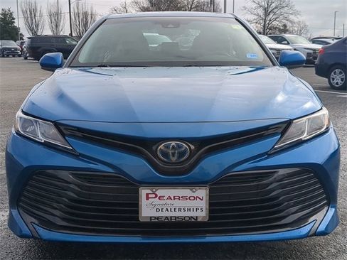 Used 2020 Toyota Camry LE image 8
