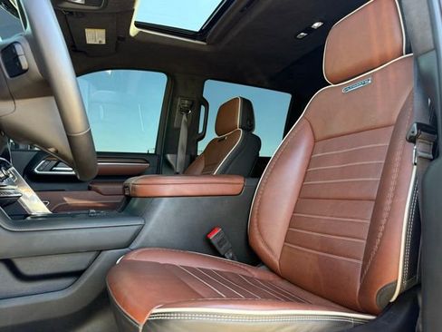 Used 2025 GMC Sierra 3500 Denali Ultimate image 14