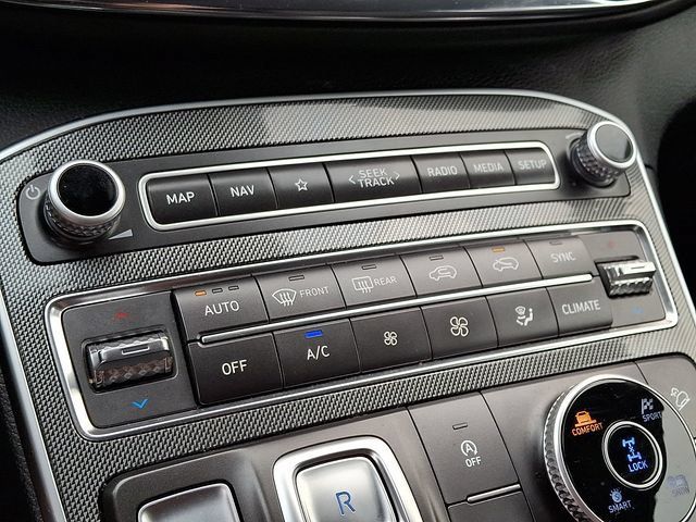 Used 2023 Hyundai Santa Fe SEL AWD/4WD image 17