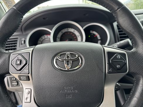 Used 2015 Toyota Tacoma 4x4 Access Cab w/ Convenience Package image 9