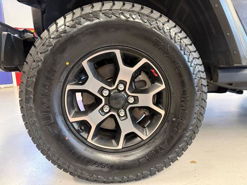 Used 2018 Jeep Wrangler Rubicon AWD/4WD image 22