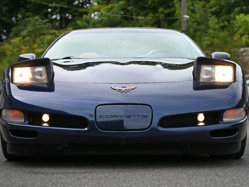 Used 2000 Chevrolet Corvette Convertible w/ Memory Pkg RWD image 13